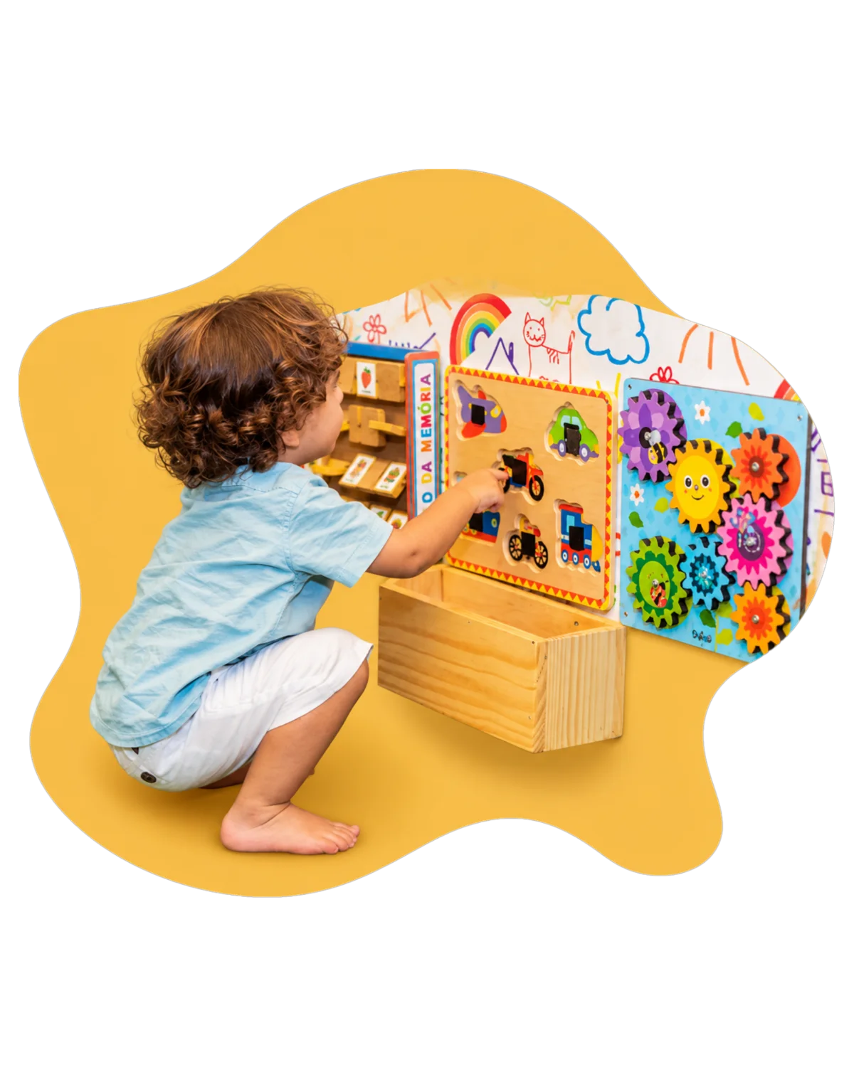 Criança brincando na parede de atividades da Galeria DayPlay